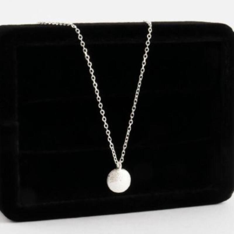 Women s Round Strap Chain Silver Necklace A33417_Single Item
Women s Round Strap Chain Silver Necklace A33417_Single Item