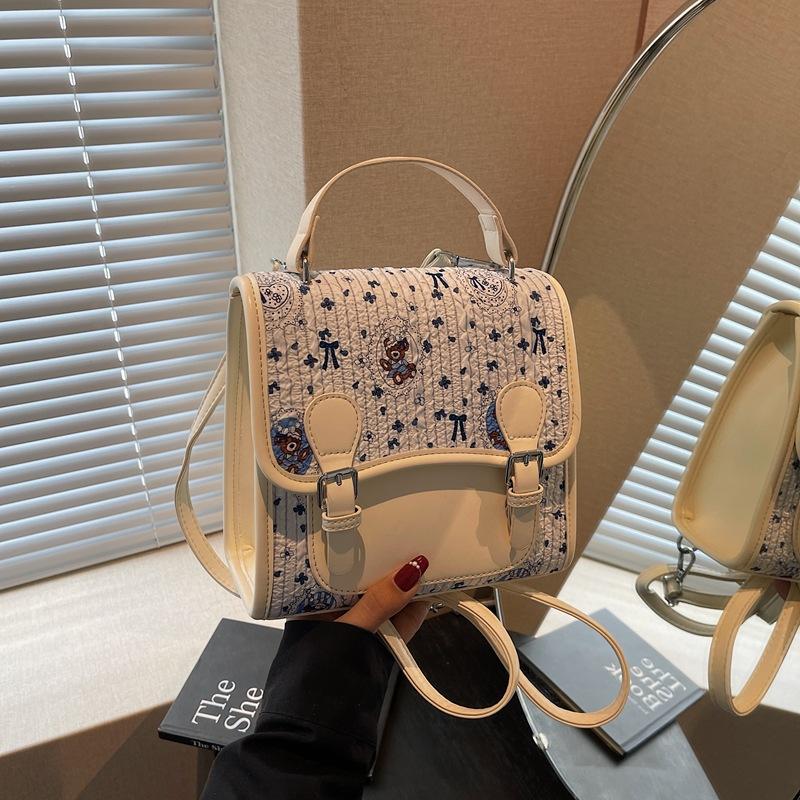 Рюкзак женский 2025 лето новый модный милый рюкзак ромб колледж стиль на плечо
Рюкзак женский 2025 лето новый модный милый рюкзак ромб колледж стиль на плечо