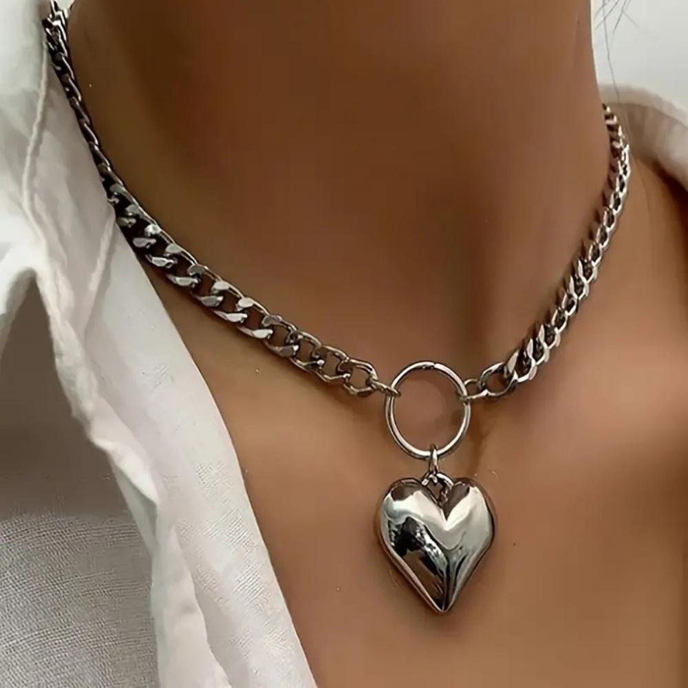 Retro Jock Element Heart Pendant Short Necklace, Women s Heavy Metal Punk Zircon, Party Explosive Wholesale
Retro Jock Element Heart Pendant Short Necklace, Women s Heavy Metal Punk Zircon, Party Explosive Wholesale