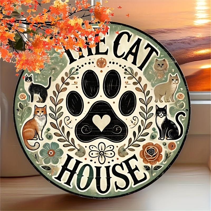Vintage Round Cat Wall Art with Paw Print & Floral Motifs чистый
Vintage Round Cat Wall Art with Paw Print & Floral Motifs чистый