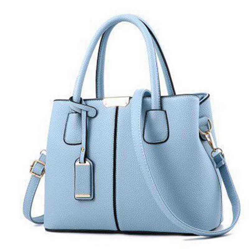 Hot-selling women s bags, new trendy large-capacity commuter shoulder messenger bags, simple and versatile handbags are popular. 29*12*18 світло-синій колір
Hot-selling women s bags, new trendy large-capacity commuter shoulder messenger bags, simple and versatile handbags are popular. 29*12*18 світло-синій колір
