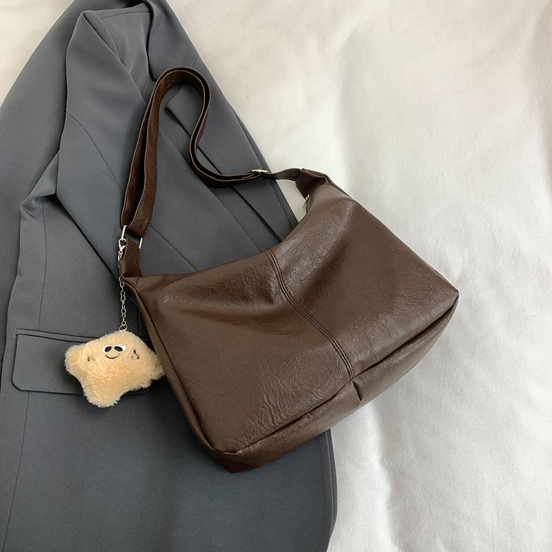 winter new casual students class retro tote bag personalized fashion shoulder messenger commuter bag Without pendant
winter new casual students class retro tote bag personalized fashion shoulder messenger commuter bag Without pendant