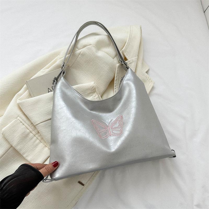 Tote Bag Autumn New Korean Version Large Capacity Bag Women Highend Fashion Style Simple Shoulder Bag Chain Handbag Women
Tote Bag Autumn New Korean Version Large Capacity Bag Women Highend Fashion Style Simple Shoulder Bag Chain Handbag Women