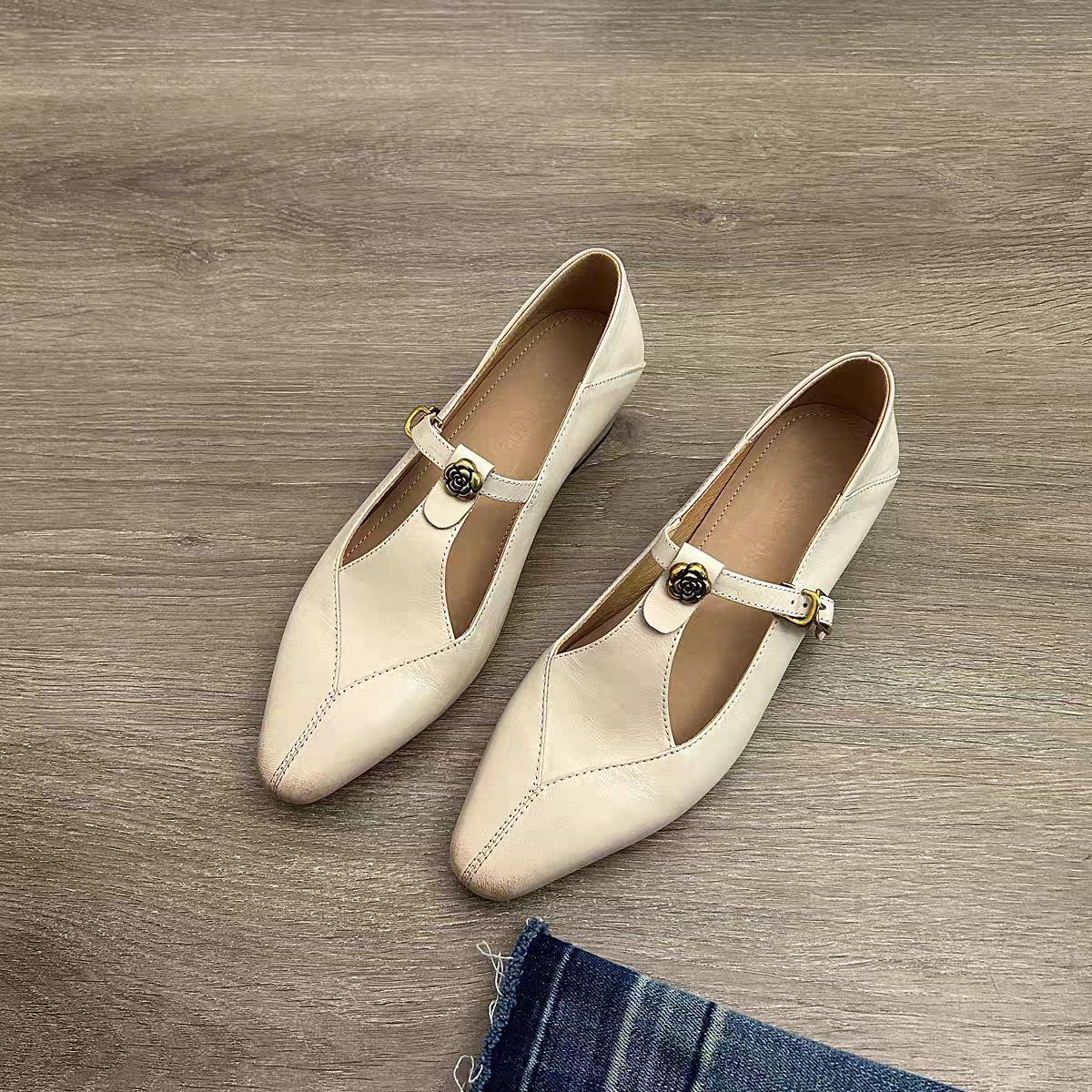 Cowhide version~ One-word buckle with Mary Jane shoes, shallow mouth hollow retro camellia commuting thick heel single shoes women 40
Cowhide version~ One-word buckle with Mary Jane shoes, shallow mouth hollow retro camellia commuting thick heel single shoes women 40