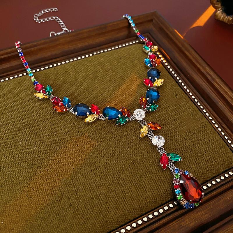 Винтажное роскошное колье-подвеска в виде капли с бриллиантом для женщин - Придворный стиль, высококлассный ретро-дизайн
Винтажное роскошное колье-подвеска в виде капли с бриллиантом для женщин - Придворный стиль, высококлассный ретро-дизайн