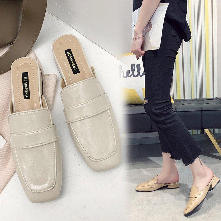 Sandals women s square head bag head half drag leather surface low heel lazy slippers women s white shoes 35 чорний
Sandals women s square head bag head half drag leather surface low heel lazy slippers women s white shoes 35 чорний