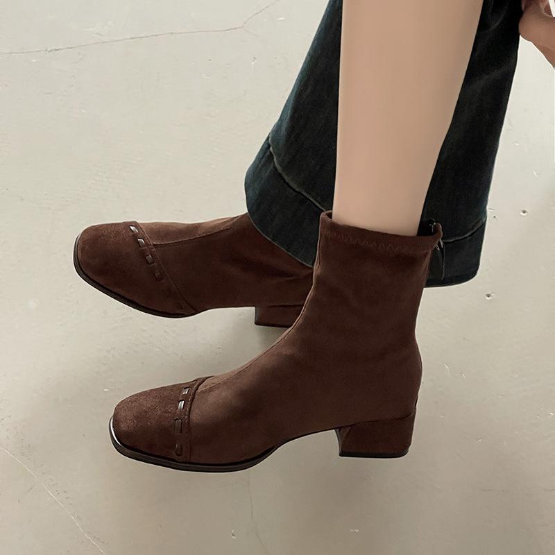 2026 Autumn/Winter Suede Short Chelsea Boots Korean Edition Chunky Heel Ankle Boots Fashion Retro Women s Square Head High Heels 40
2026 Autumn/Winter Suede Short Chelsea Boots Korean Edition Chunky Heel Ankle Boots Fashion Retro Women s Square Head High Heels 40