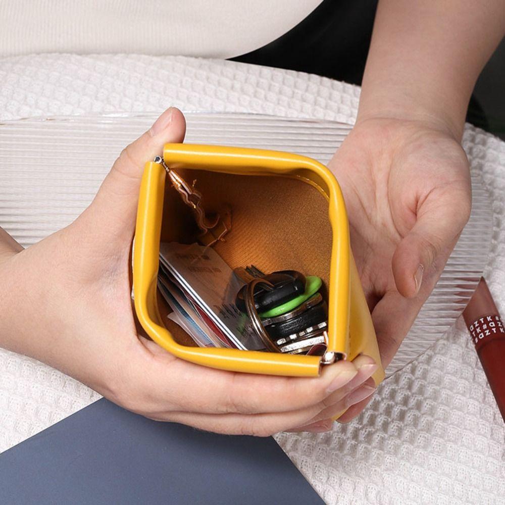 PU Self-closing Cosmetic Bag Korean Style Small Item Bag Creative Mini Coin Purse Outdoor розовый
PU Self-closing Cosmetic Bag Korean Style Small Item Bag Creative Mini Coin Purse Outdoor розовый