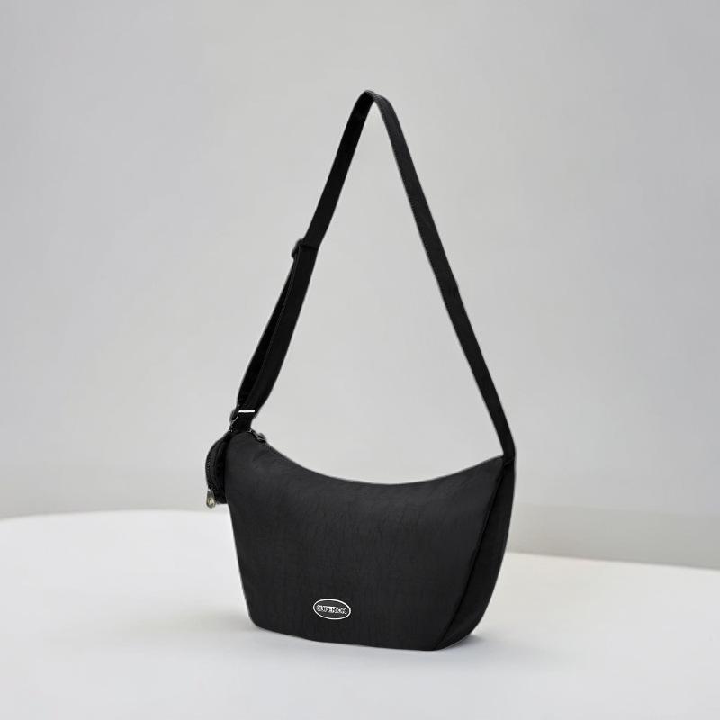 Personalized simple dumpling bag large capacity versatile shoulder messenger bag new Mori casual bag 25*11*22
Personalized simple dumpling bag large capacity versatile shoulder messenger bag new Mori casual bag 25*11*22