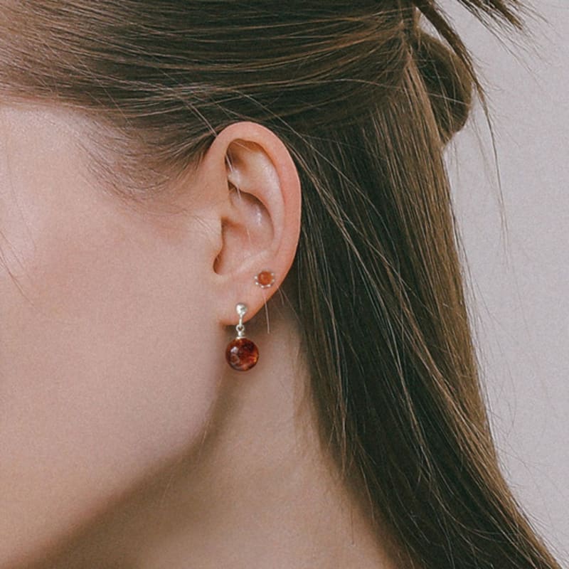 J.Lauren Срібні сережки-підвіски з бурштиновими кульками Be0700 single type
J.Lauren Срібні сережки-підвіски з бурштиновими кульками Be0700 single type