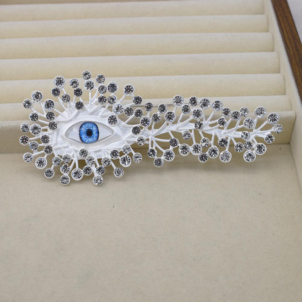High-End Rhinestone Eye-Shaped Brooches for Women Fashion Lapel Pins Suit Scarf Buckle Vintage Jewelry Accessories Gifts срібний
High-End Rhinestone Eye-Shaped Brooches for Women Fashion Lapel Pins Suit Scarf Buckle Vintage Jewelry Accessories Gifts срібний
