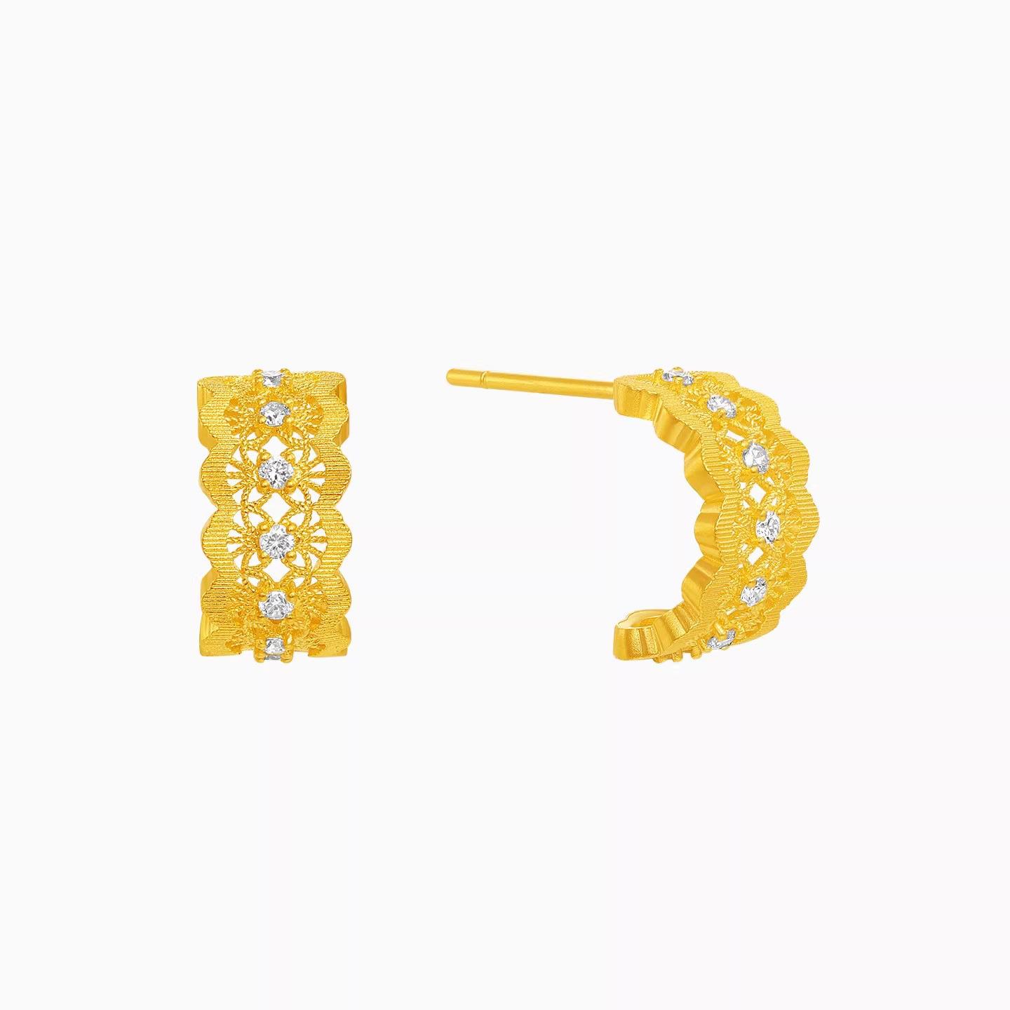 Satin Light Passepartout Fringed Pendant Necklace Filigree Diamond Stud Earrings Gold Lace Open Ring Women
Satin Light Passepartout Fringed Pendant Necklace Filigree Diamond Stud Earrings Gold Lace Open Ring Women