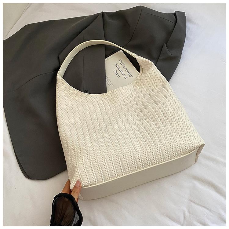 Сумка большой вместимости женская 2025 новая сумка-тоут для ежедневных поездок на работу простая сумочка повседневная на плечо женская сумка в стиле Мори белый
Сумка большой вместимости женская 2025 новая сумка-тоут для ежедневных поездок на работу простая сумочка повседневная на плечо женская сумка в стиле Мори белый