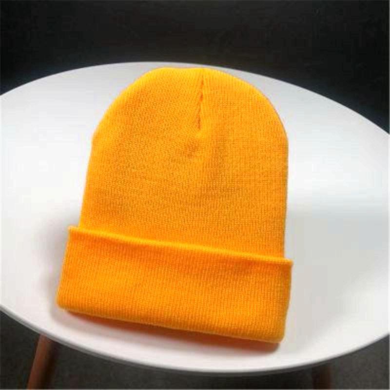Классическая многоцветная шапка, новые горячие зимние шапки для женщин и мужчин, вязанная однотонная осенняя шапка 54cm-60cm жёлтый
Классическая многоцветная шапка, новые горячие зимние шапки для женщин и мужчин, вязанная однотонная осенняя шапка 54cm-60cm жёлтый