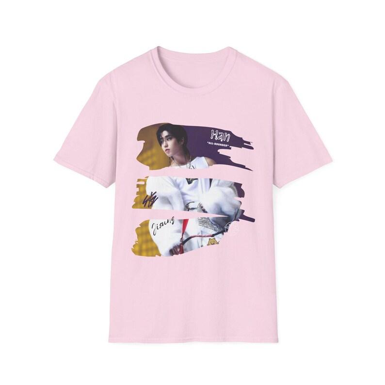 2026 Men Women Vintage Top Han Jisung Stray Kids T-shirt – Fan Made Kpop Merch, Han Quoka Cotton Tee Hip Hop Streetwear Oversized Tshirt XXXL синій
2026 Men Women Vintage Top Han Jisung Stray Kids T-shirt – Fan Made Kpop Merch, Han Quoka Cotton Tee Hip Hop Streetwear Oversized Tshirt XXXL синій