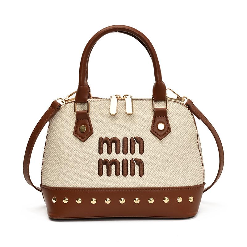 Simple and fashionable messenger bag, high-quality texture, small and lightweight, trendy shoulder bag, high-value letter portable shell bag. белый
Simple and fashionable messenger bag, high-quality texture, small and lightweight, trendy shoulder bag, high-value letter portable shell bag. белый