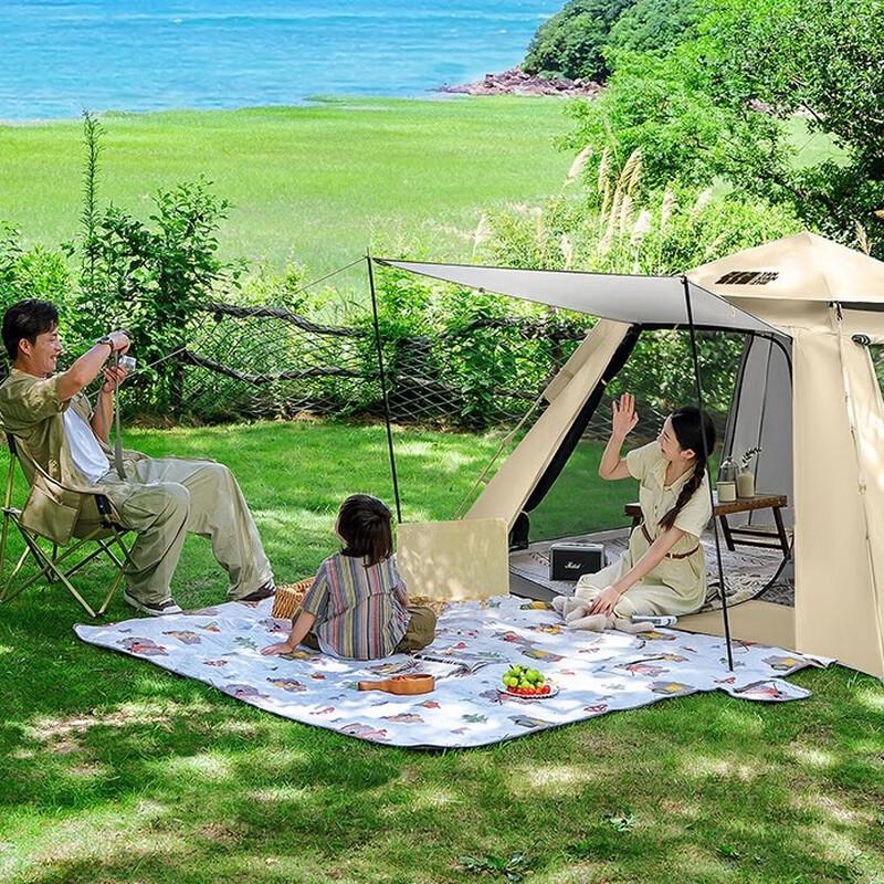 Набір для кемпінгу на відкритому повітрі з наметом, навісом, столом та стільцями
Набір для кемпінгу на відкритому повітрі з наметом, навісом, столом та стільцями