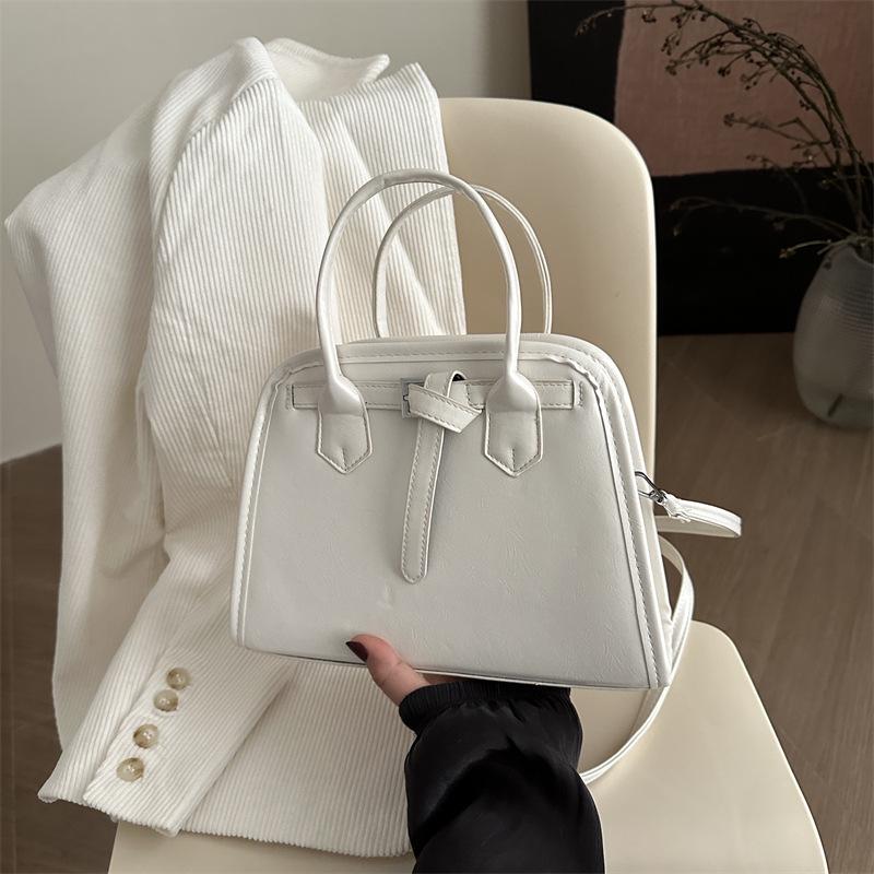 Women s Retro 2025 Spring Large Capacity Crossbody Handbag - High-End Casual Bowling Bag
Women s Retro 2025 Spring Large Capacity Crossbody Handbag - High-End Casual Bowling Bag
