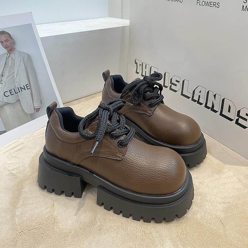 Чорні туфлі на платформі в британському стилі з круглою головою в стилі ретро, невеликі жіночі шкіряні туфлі 2024 року, нові одномісні туфлі на товстому каблуці з спідницею 40 коричневий
Чорні туфлі на платформі в британському стилі з круглою головою в стилі ретро, невеликі жіночі шкіряні туфлі 2024 року, нові одномісні туфлі на товстому каблуці з спідницею 40 коричневий