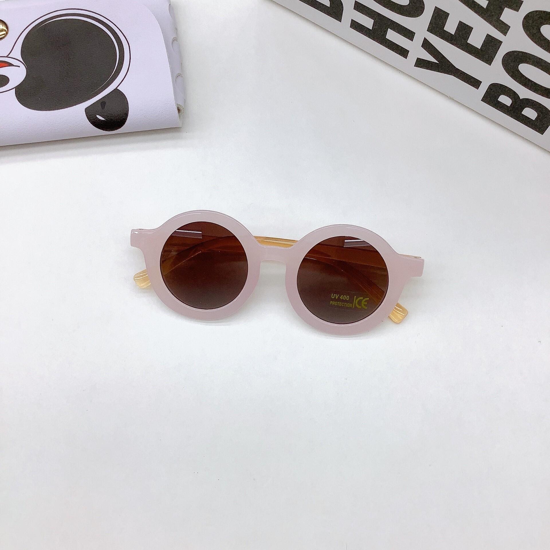 2025 UV400 New Retro Round Frame Cute Kids Sunglasses UV Protection Children s Solar Glasses Trendy for Boys
2025 UV400 New Retro Round Frame Cute Kids Sunglasses UV Protection Children s Solar Glasses Trendy for Boys