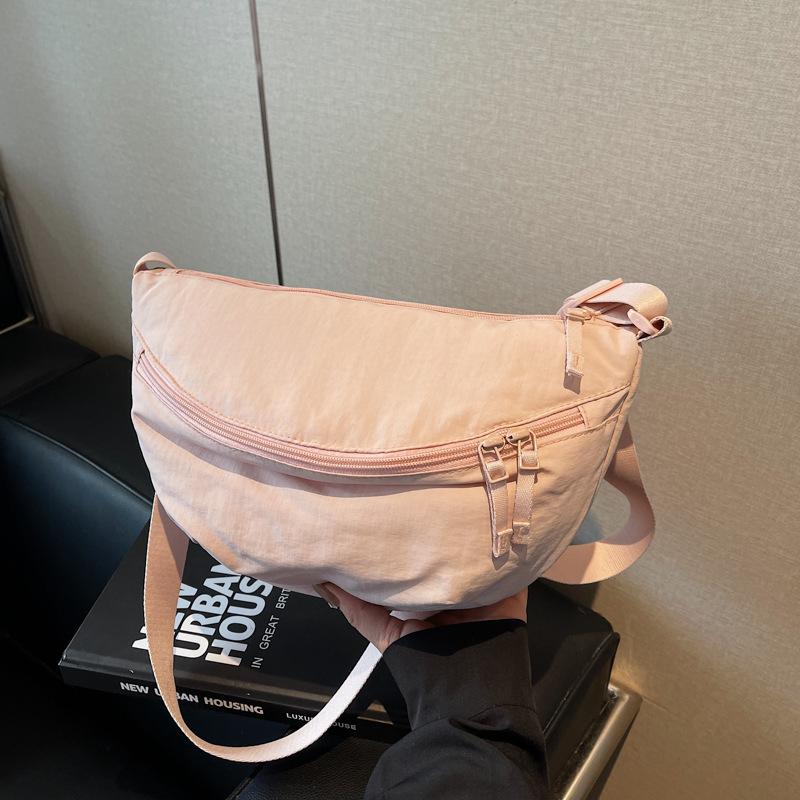 Large capacity bag women s new niche design shoulder messenger bag high-end cloth bag dumpling bag розовый
Large capacity bag women s new niche design shoulder messenger bag high-end cloth bag dumpling bag розовый