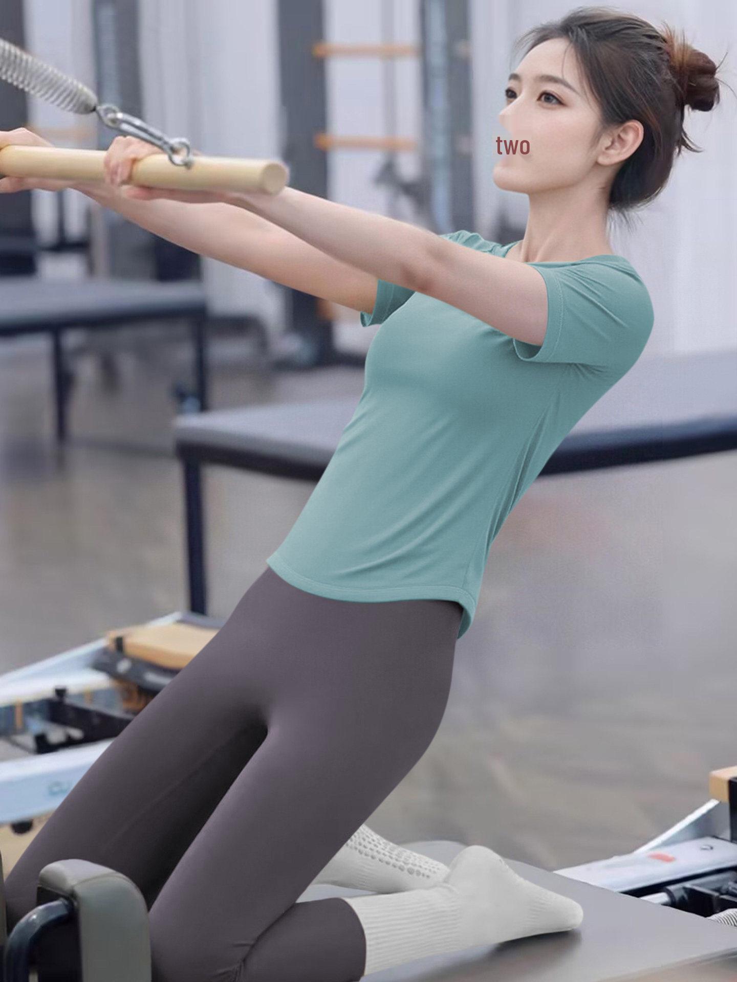 Women s 2026 Stunning Yoga Set: Breathable, Skin-Friendly, Comfortable, Short Sleeve, High-End, Casual Fitness Sportswear. S (80-100 cm)
Women s 2026 Stunning Yoga Set: Breathable, Skin-Friendly, Comfortable, Short Sleeve, High-End, Casual Fitness Sportswear. S (80-100 cm)