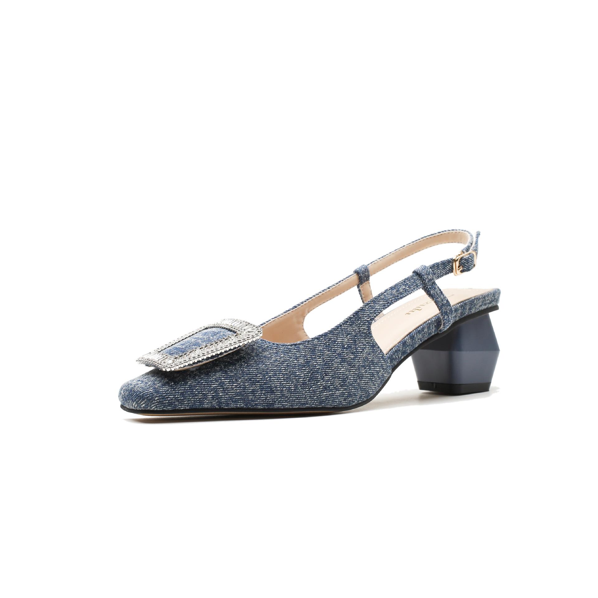 6698-B15 niche design feeling bag head sandals women s rhinestone square buckle outer wear thick heel one-word buckle belt middle heel single shoes 40 синий
6698-B15 niche design feeling bag head sandals women s rhinestone square buckle outer wear thick heel one-word buckle belt middle heel single shoes 40 синий