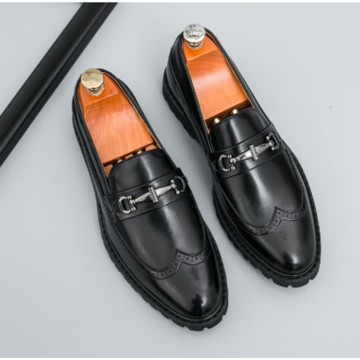 Leather shoes men s one-pedal lazy shoes retro British foot cover pointed loafers breathable casual large size men s shoes 38 чорний
Leather shoes men s one-pedal lazy shoes retro British foot cover pointed loafers breathable casual large size men s shoes 38 чорний