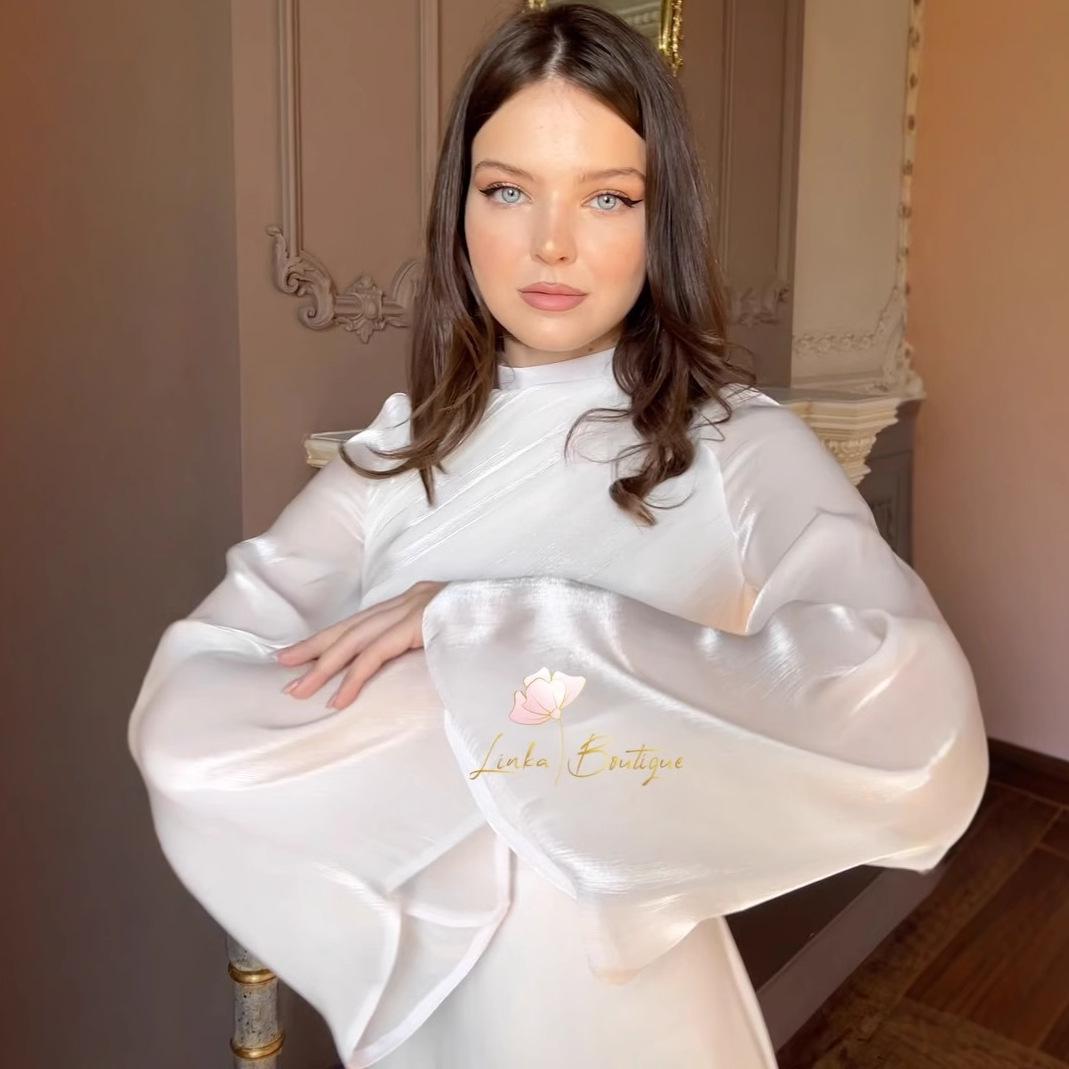 Autumn 2025 Women s Reflective Long Dress, High Collar, Bell Sleeves, Slim Fit, Waist Cinched, Europe & America Style. Extra Small білий
Autumn 2025 Women s Reflective Long Dress, High Collar, Bell Sleeves, Slim Fit, Waist Cinched, Europe & America Style. Extra Small білий