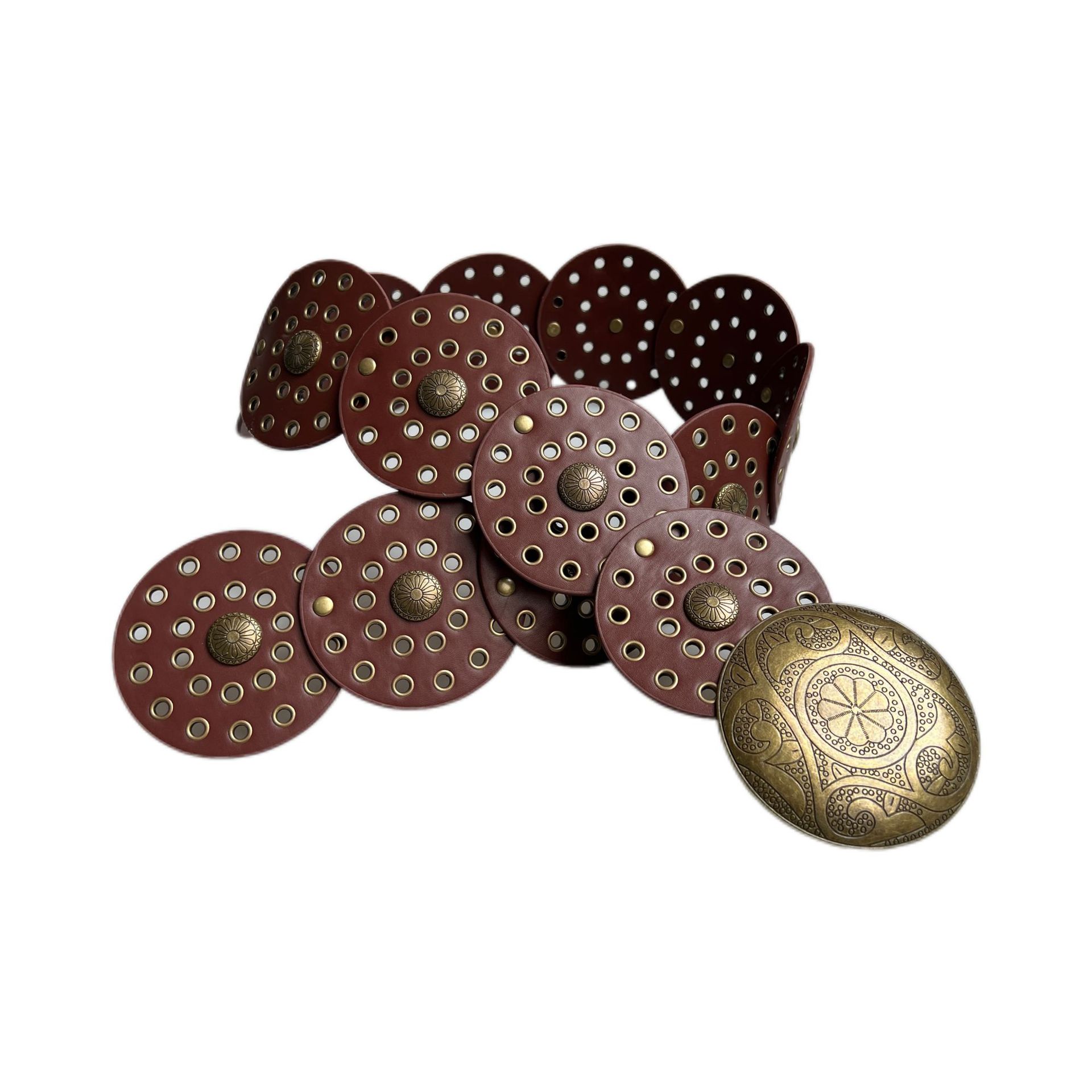 Ретро и модный ремень с заклепками для женщин с новым круглым ремнем 108CM
Ретро и модный ремень с заклепками для женщин с новым круглым ремнем 108CM