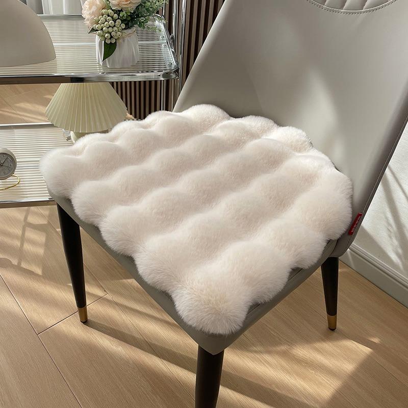 1PC Faux Rabbit Fur Horseshoe Seat Cushion Anti-Slip Bottom Fluffy Mat Soft Plush Chair Pad for Dining Chair Living Room Coussin 44x41cm бежевый
1PC Faux Rabbit Fur Horseshoe Seat Cushion Anti-Slip Bottom Fluffy Mat Soft Plush Chair Pad for Dining Chair Living Room Coussin 44x41cm бежевый