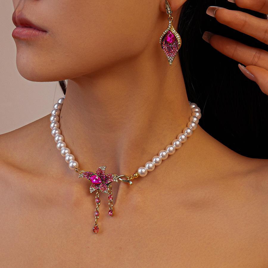 Модные украшения для женщин красный
Модные украшения для женщин красный