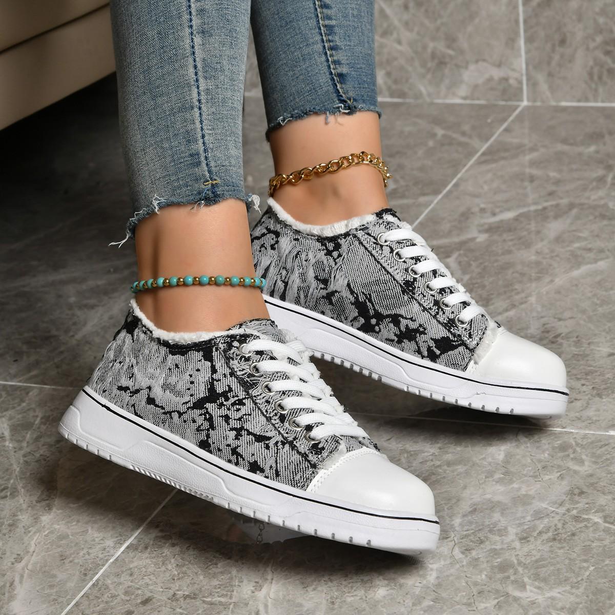 Platform shoes 2024 new color matching front strap high top foreign trade large size fashion sports women s casual shoes 36 жовтий
Platform shoes 2024 new color matching front strap high top foreign trade large size fashion sports women s casual shoes 36 жовтий