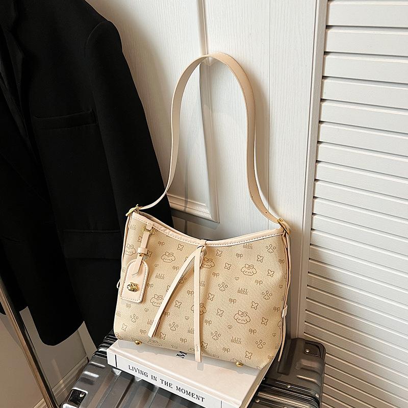 Сумка большой вместимости женская осенне-зимняя универсальная новая повседневная ретро на плечо сумка-мессенджер для поездок на работу сумка-тоут
Сумка большой вместимости женская осенне-зимняя универсальная новая повседневная ретро на плечо сумка-мессенджер для поездок на работу сумка-тоут