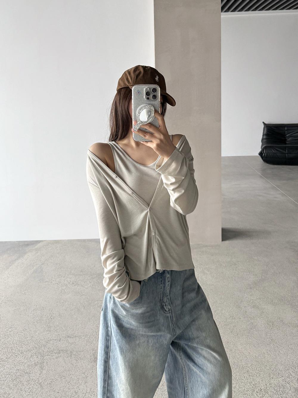 Wang Qizhi Lyocell V-Neck Summer Knit Cardigan Set for Women One Size (suggested 80-120 jin)
Wang Qizhi Lyocell V-Neck Summer Knit Cardigan Set for Women One Size (suggested 80-120 jin)