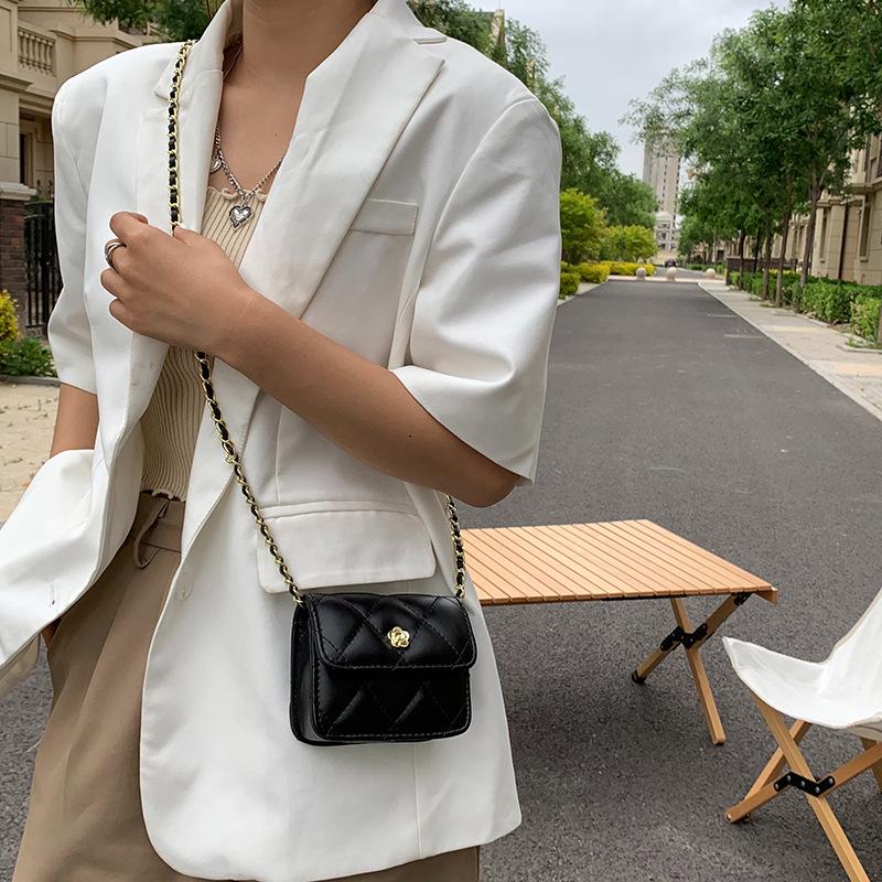 Rhombus chain mini bag 2025 new small square bag versatile super fire simple shoulder messenger bag
Rhombus chain mini bag 2025 new small square bag versatile super fire simple shoulder messenger bag