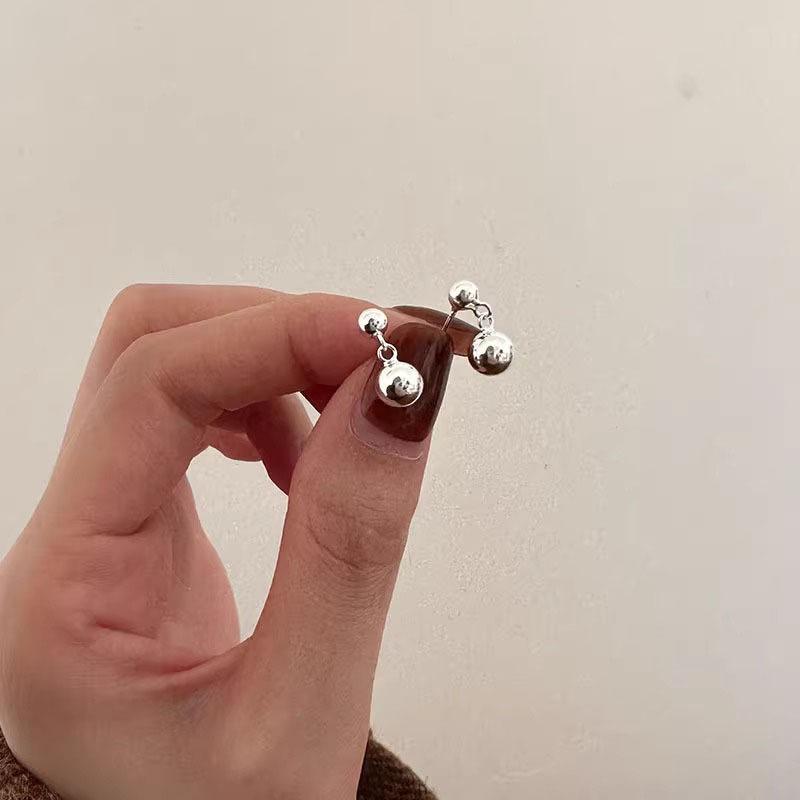 Sterling Silver Round Ball Earrings: Light Luxury, Versatile Studs for Simple, Trendy Summer Style
Sterling Silver Round Ball Earrings: Light Luxury, Versatile Studs for Simple, Trendy Summer Style