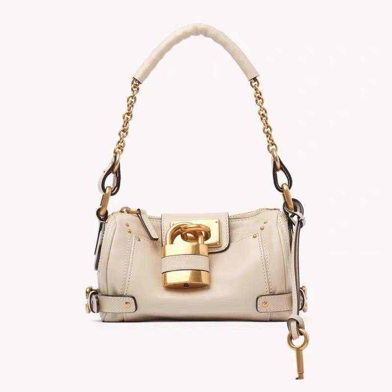 Instagram Celebrity 2026 Women s Underarm Bag Classic Retro Clasp Design Fashionable Shoulder Bag Quality Designer Bag L23xW15xH15cm
Instagram Celebrity 2026 Women s Underarm Bag Classic Retro Clasp Design Fashionable Shoulder Bag Quality Designer Bag L23xW15xH15cm