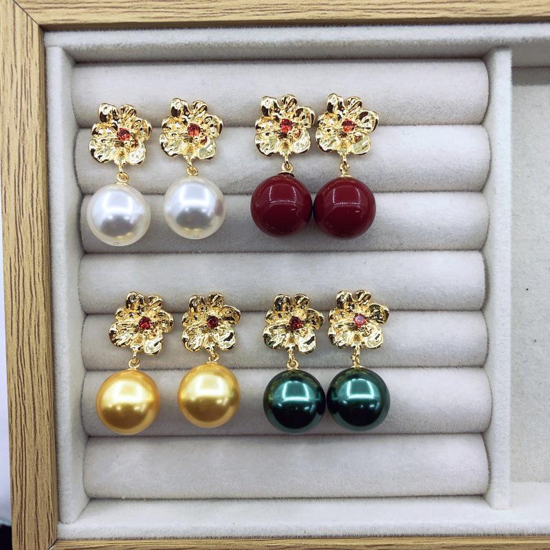 French Retro Pearl Zircon Flower Gold-Plated Earrings with S925 Silver Needle Nanyang Gold
French Retro Pearl Zircon Flower Gold-Plated Earrings with S925 Silver Needle Nanyang Gold