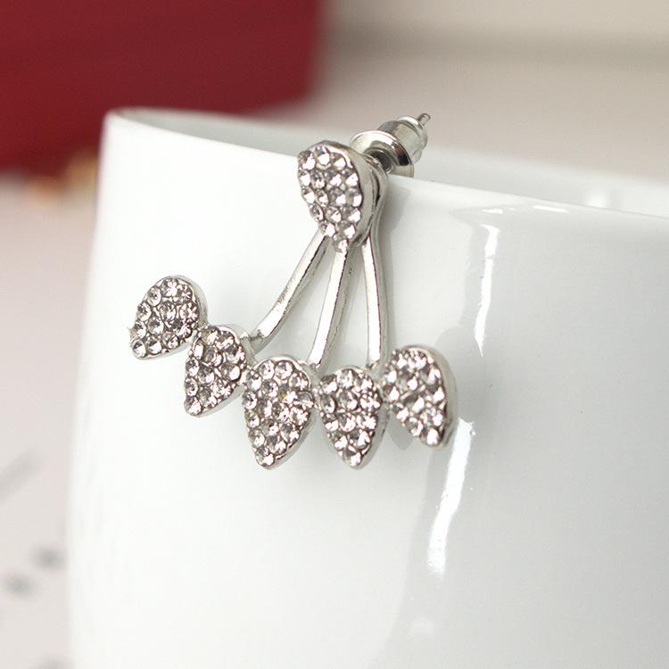 Новые модные серьги-гвоздики из сплава с бриллиантами и каплями воды, передние и задние серьги, висячие серьги сзади серебряный
Новые модные серьги-гвоздики из сплава с бриллиантами и каплями воды, передние и задние серьги, висячие серьги сзади серебряный