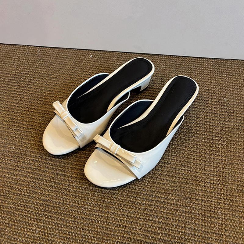 Женские летние лакированные шлепанцы с бантом-бабочкой, уличный стиль, квадратный носок, туфли для платья, уличные женские шлепанцы на толстом каблуке 35 белый
Женские летние лакированные шлепанцы с бантом-бабочкой, уличный стиль, квадратный носок, туфли для платья, уличные женские шлепанцы на толстом каблуке 35 белый