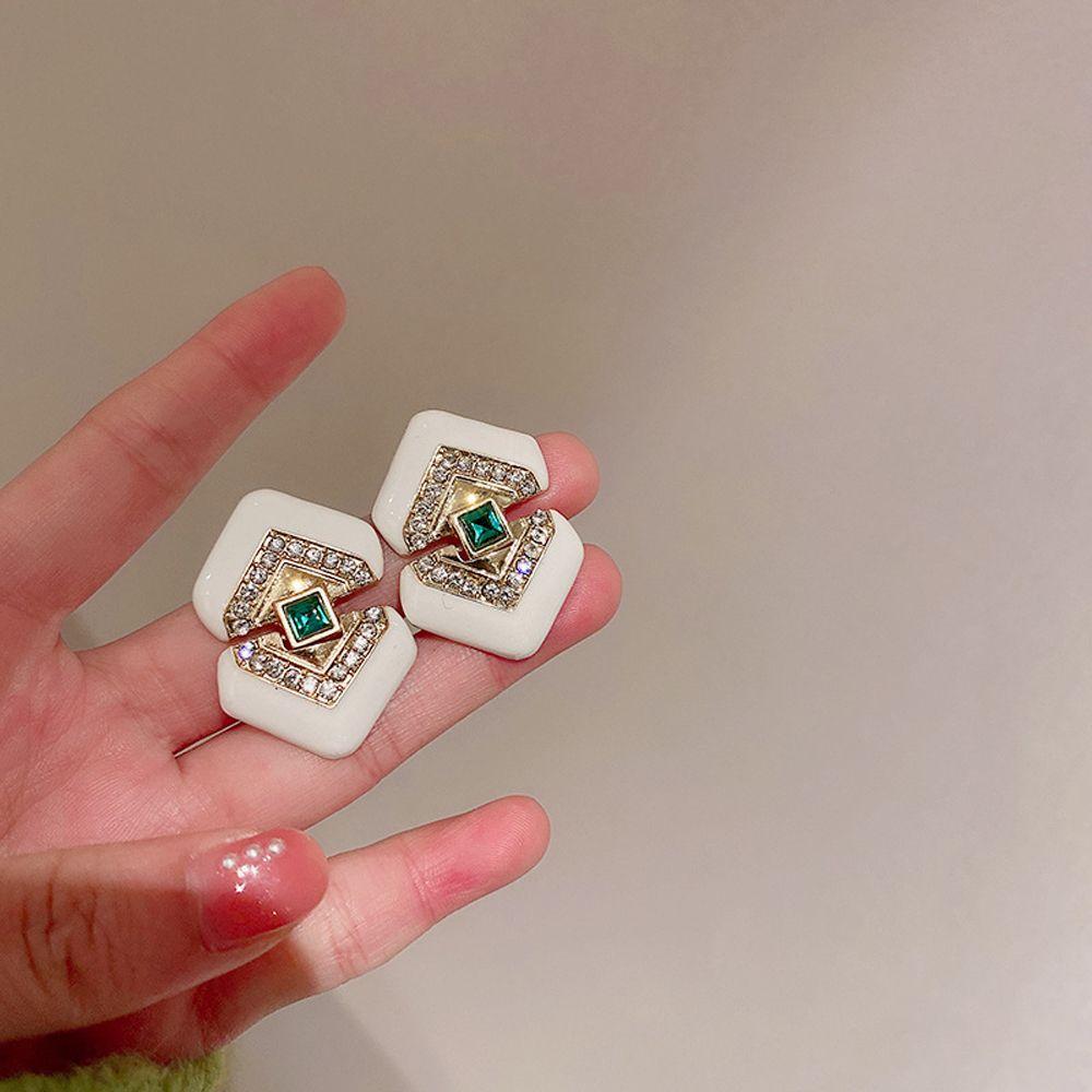 Vintage Party Dripping Oil Rhinestone Fashion Jewelry Female Rhombus Earrings Korean Style Ear Stud белый
Vintage Party Dripping Oil Rhinestone Fashion Jewelry Female Rhombus Earrings Korean Style Ear Stud белый