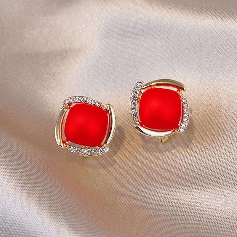 Delicate CZ Crystal Rubber Red Square Rhombus Stud Earring for Women Korean Style Imitation Pearl Geometry Zircon Brincos Gift
Delicate CZ Crystal Rubber Red Square Rhombus Stud Earring for Women Korean Style Imitation Pearl Geometry Zircon Brincos Gift