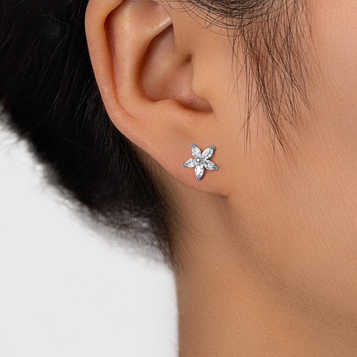 1 pair of elegant and versatile zircon cherry blossom copper earrings for women, without fading
1 pair of elegant and versatile zircon cherry blossom copper earrings for women, without fading