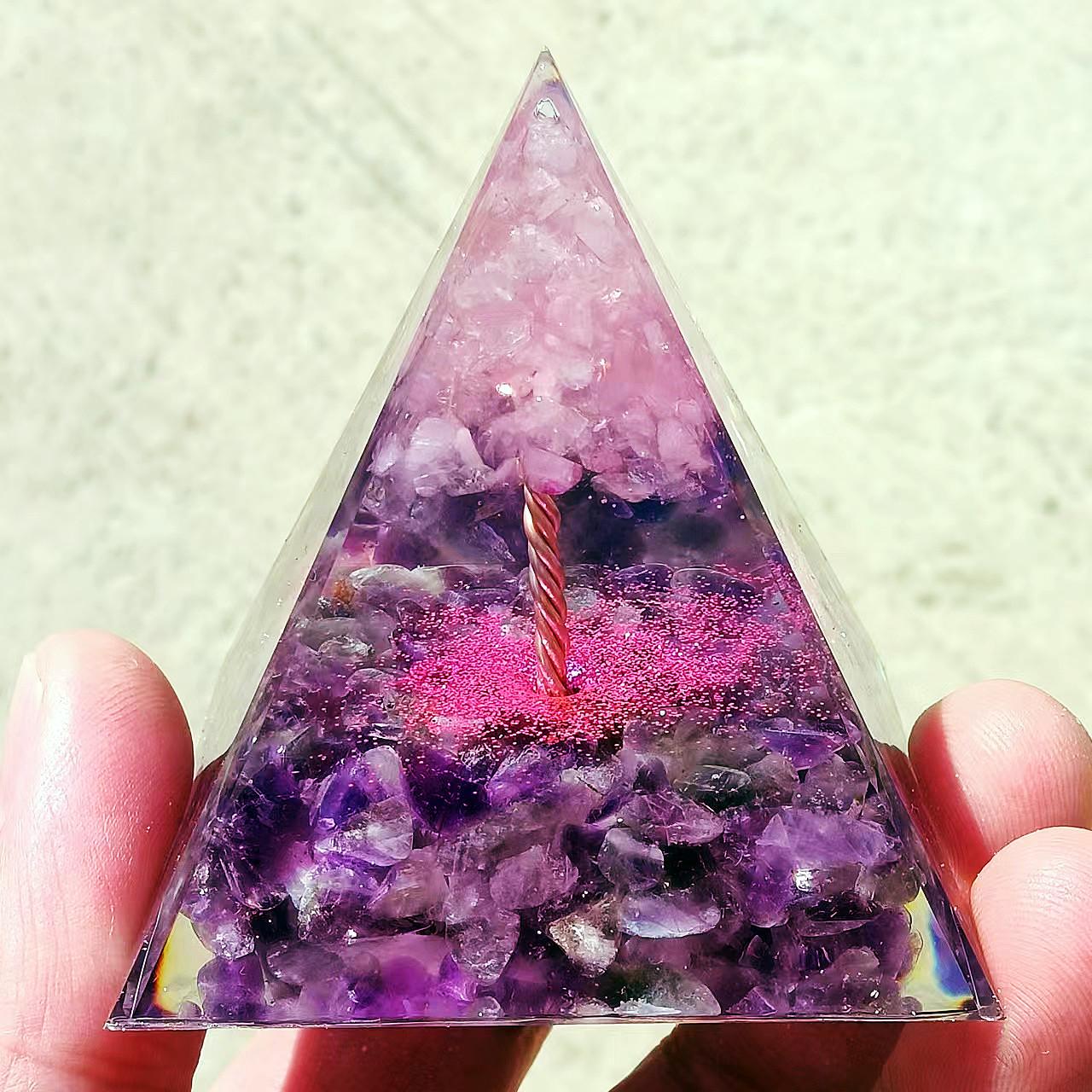 Хрустальная пирамида, украшение, хрустальный гравий, изделия из смолы, товары для украшения дома и офиса автомобиля F
Хрустальная пирамида, украшение, хрустальный гравий, изделия из смолы, товары для украшения дома и офиса автомобиля F