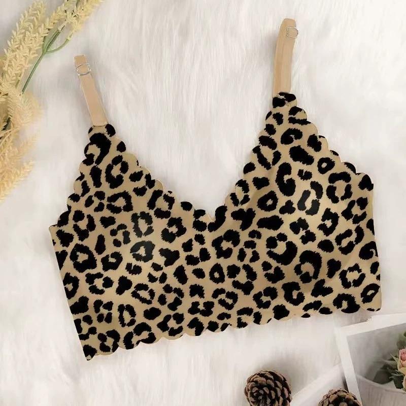 Traceless sexy leopard print suspender, beautiful back underwear, small breasts gathered, secondary breasts, no steel ring, comfortable bra cover XL
Traceless sexy leopard print suspender, beautiful back underwear, small breasts gathered, secondary breasts, no steel ring, comfortable bra cover XL