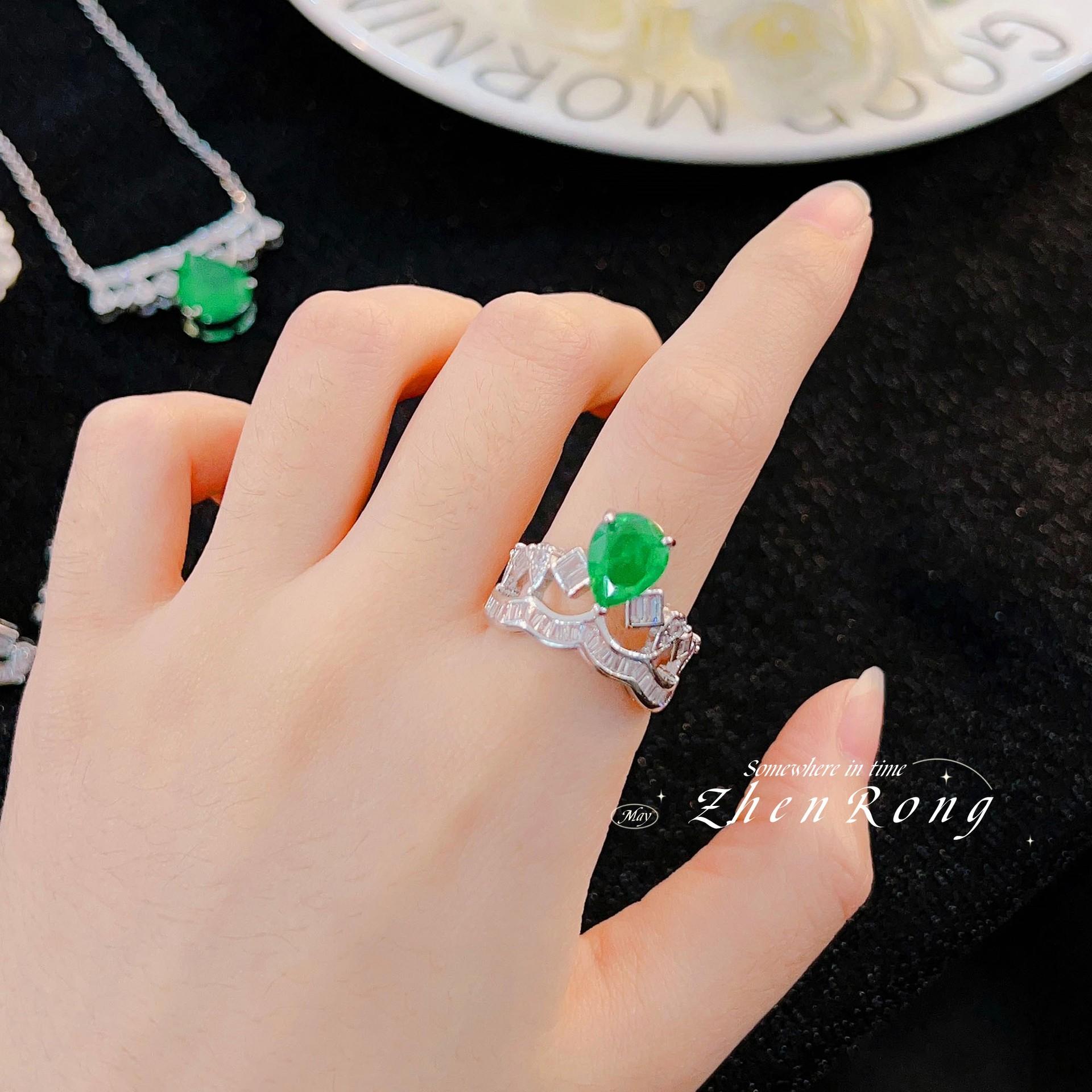 BELLA BOX Легкий роскошный комплект из хлопка с изумрудами, подходит для повседневной женской вечеринки, модных ювелирных изделий изумрудный
BELLA BOX Легкий роскошный комплект из хлопка с изумрудами, подходит для повседневной женской вечеринки, модных ювелирных изделий изумрудный