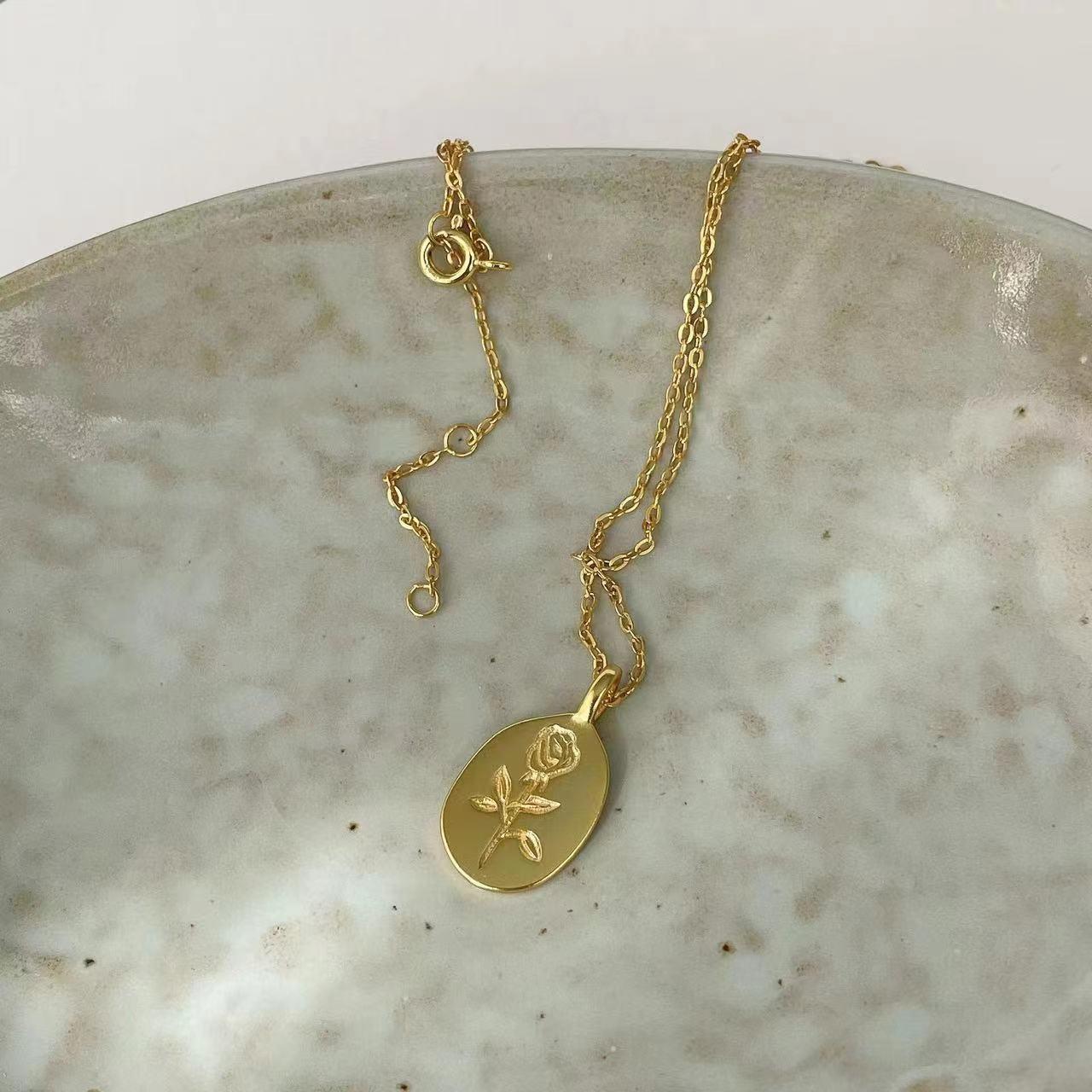 Gold Plated Birth Flower Cameo Round Pendant Necklace for Women Personalized Aesthetic Jewelry Birthday Gifts золотой
Gold Plated Birth Flower Cameo Round Pendant Necklace for Women Personalized Aesthetic Jewelry Birthday Gifts золотой