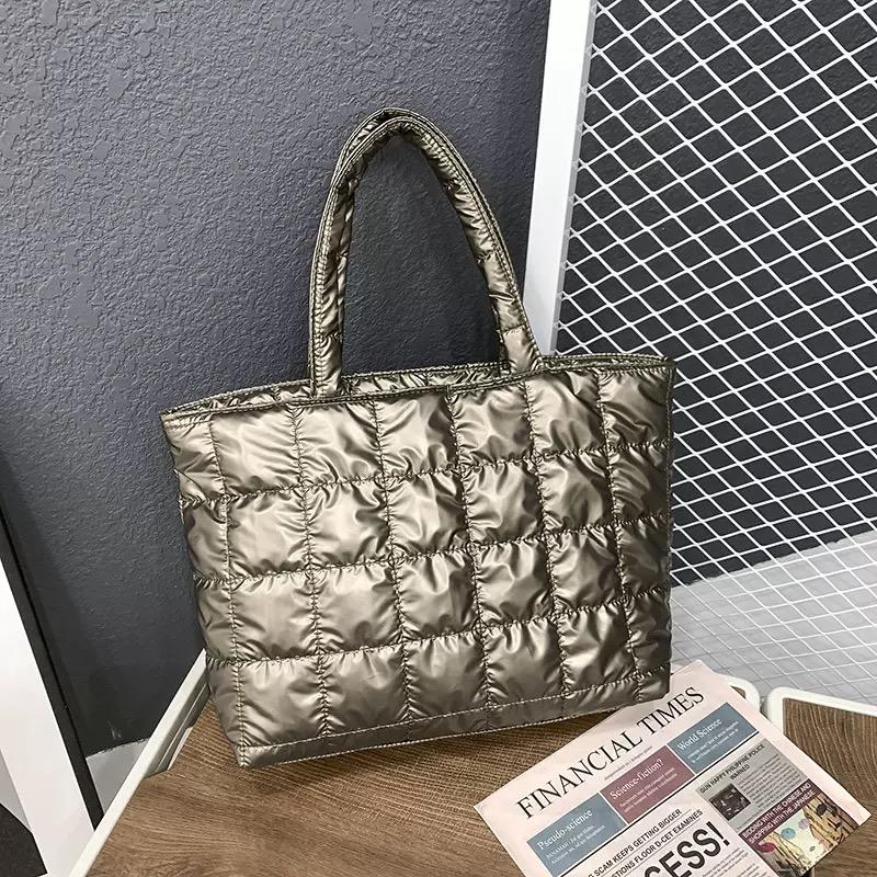 Nylon Waterproof Big Grid Soft High Capacity Shoulde!Bag for Women 2026 Hit Winter Short Handle PaddedHandbags Black
Nylon Waterproof Big Grid Soft High Capacity Shoulde!Bag for Women 2026 Hit Winter Short Handle PaddedHandbags Black