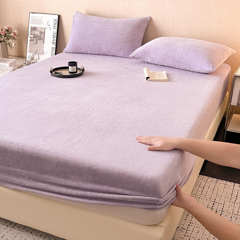 Winter Thick Milk Velvet Bed Sheet Single Coral Velvet Bed Cover Anti Slip Full Package New Mattress Protective Cover 2 pcs pillowcase
Winter Thick Milk Velvet Bed Sheet Single Coral Velvet Bed Cover Anti Slip Full Package New Mattress Protective Cover 2 pcs pillowcase